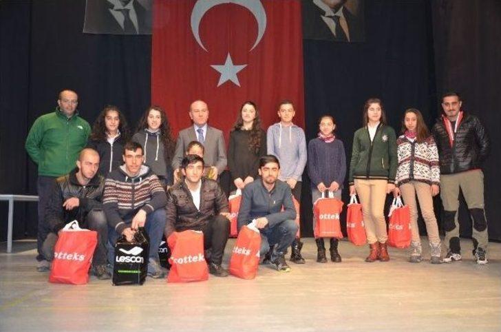 Yüksekovalı Öğrenciler Ödüllendirildi G5