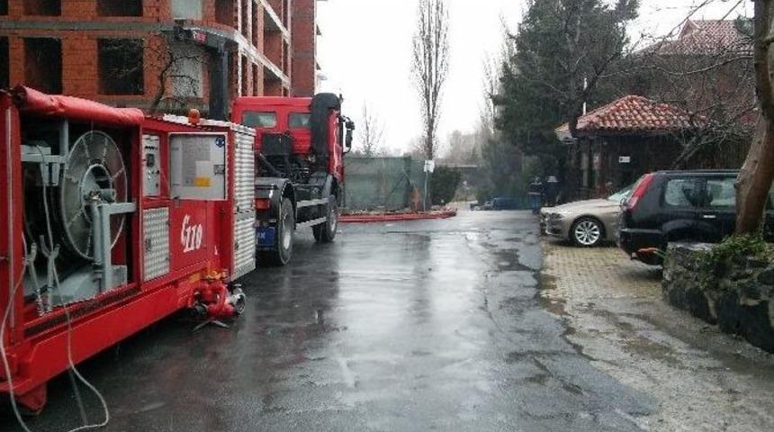 (&ouml;zel Haber) Ey&uuml;p&rsquo;te L&uuml;ks Villaları Su Bastı, Site Sakinleri Belediyeye İsyan Etti