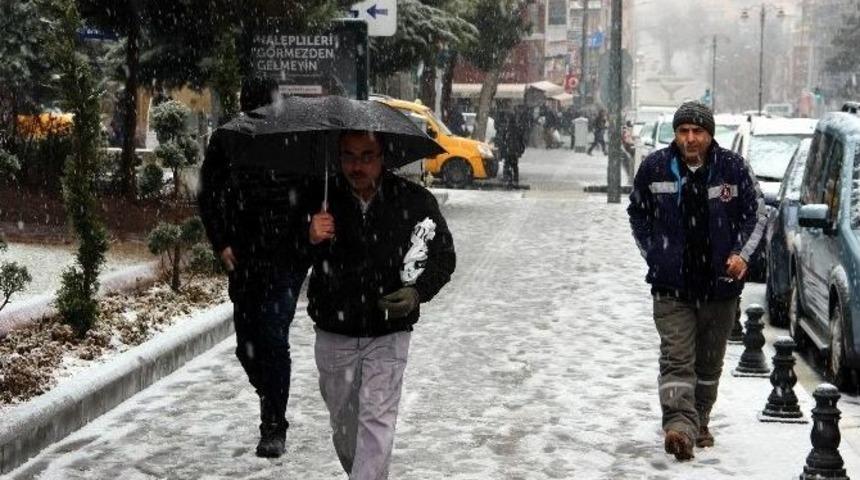 Nevşehir&rsquo;de Beklenen Kar Yağışı Başladı