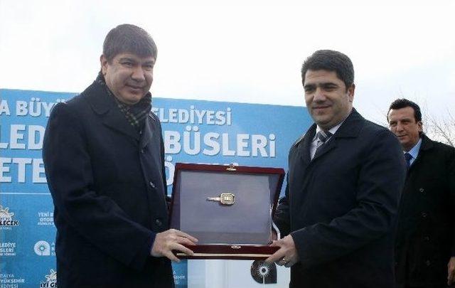 Antalya Büyükşehir’den Yeni Yılda 50 Otobüs