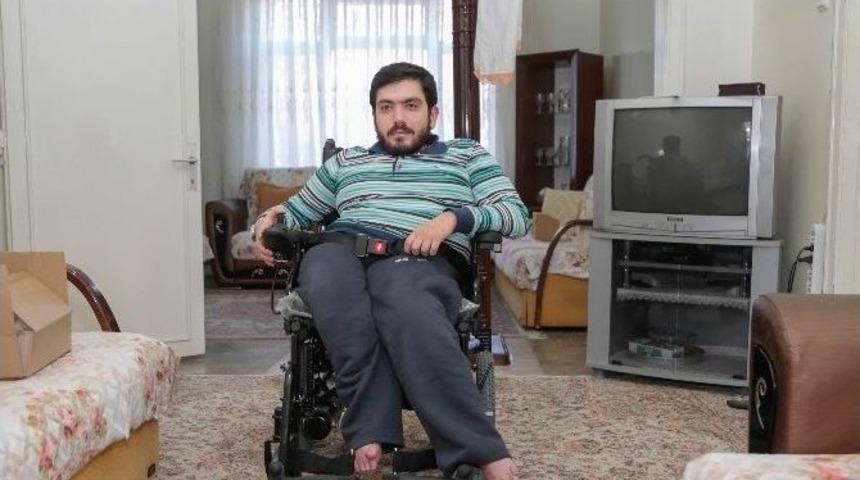 Yeni Yıl &Ouml;ncesi Şehitkamil&rsquo;de Bir Engellinin Daha Y&uuml;z&uuml; G&uuml;ld&uuml;