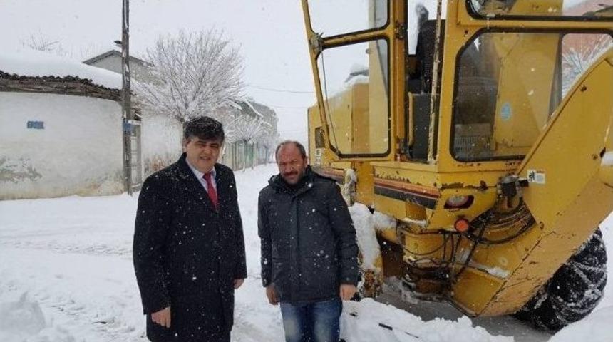 Pazaryeri&rsquo;nde Yoğun Karla M&uuml;cadele &Ccedil;alışmaları