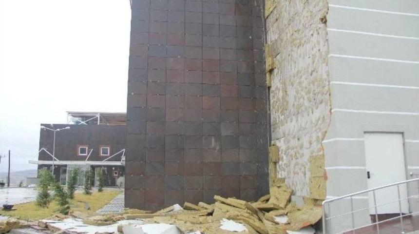 A&ccedil;ılışa Hazırlanan Hastanenin Dış Cephesi D&ouml;k&uuml;ld&uuml;