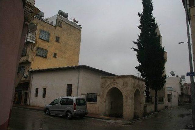 Kürtler Camii İbadete Açıldı