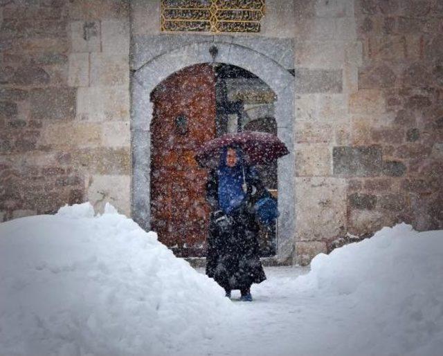 Konya'da Kar Yağışı Etkili Oldu