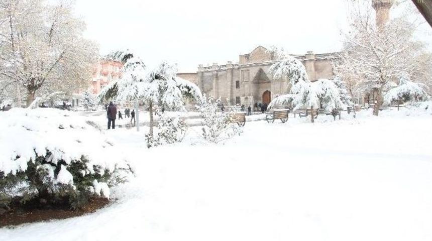 Aksaray Beyaza B&uuml;r&uuml;nd&uuml;