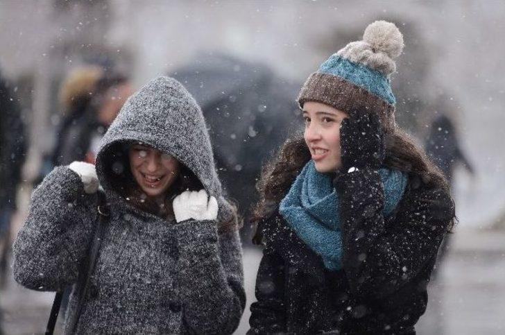 Taksim’de Kar Yağışı G4