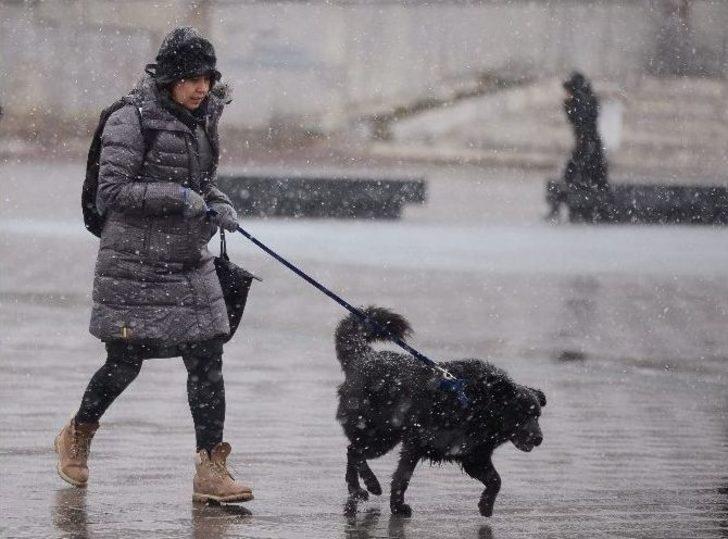 Taksim’de Kar Yağışı G5