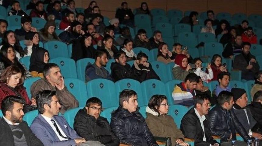 Ar&uuml; &Ouml;ğrencilerinden Sessiz Dinleti