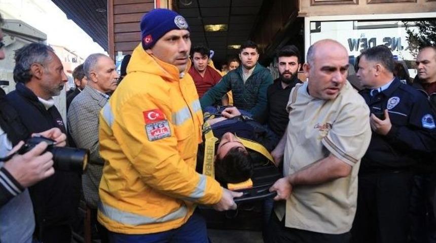 Milas&rsquo;ta Sokak Ortasında Bı&ccedil;aklı Kavga: 1 Yaralı