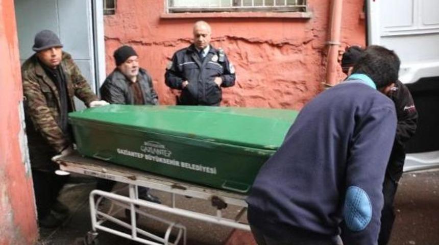 Kamyonetin &Ccedil;arptığı 8 &Ccedil;ocuk Annesi &Ouml;ld&uuml;