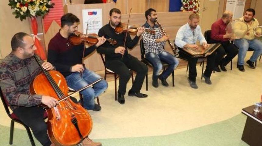 'hayatımız Roman' Projesi Roman M&uuml;ziği Ile Tanıtıldı