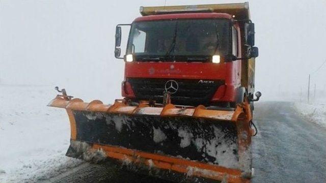 Süleymanpaşa Belediyesi’nin Kar Ve Buzlanma Mücadelesi Devam Ediyor