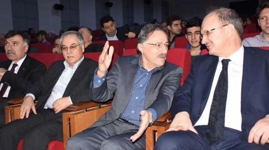 Cumhurbaşkanı Başdanışmanı Karatepe'den Devekuşu Benzetmesi