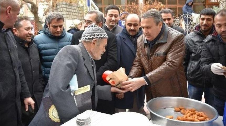 Yunusemre&rsquo;de 7 Noktada Lokma Hayrı