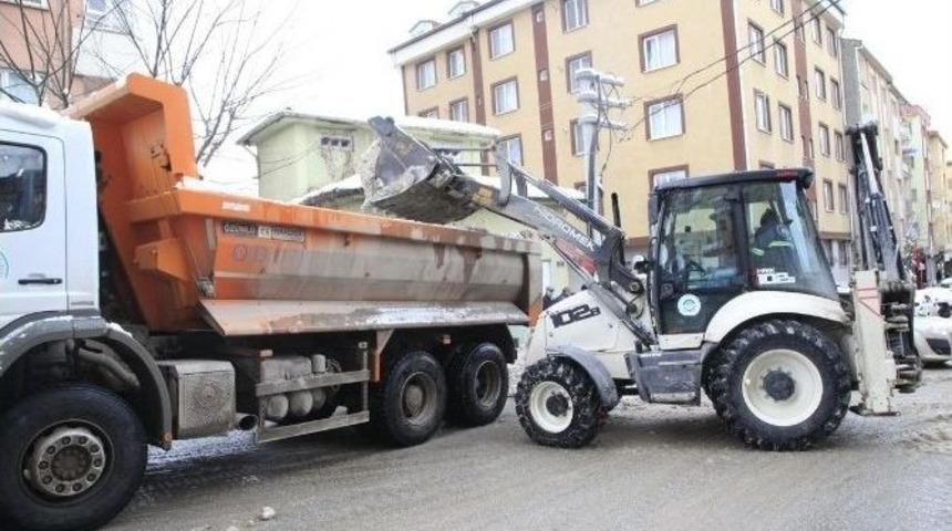 Kar K&uuml;tleleri Temizleniyor