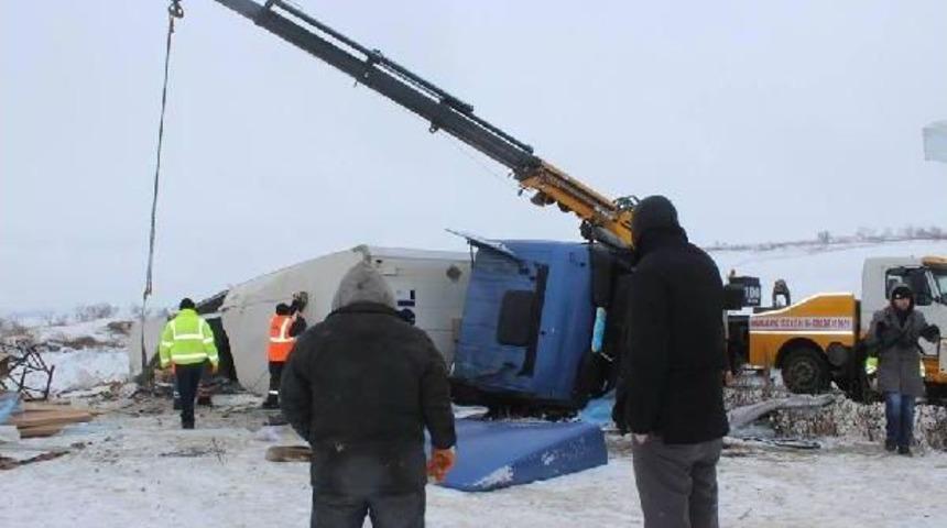 Şark&ouml;y'de Kar Yağışı (2)