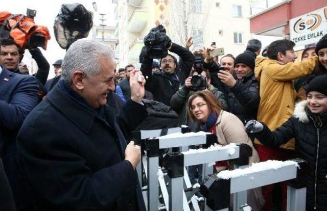 Başbakan Yıldırım, Kaya Çiftinin Evine Misafir Oldu