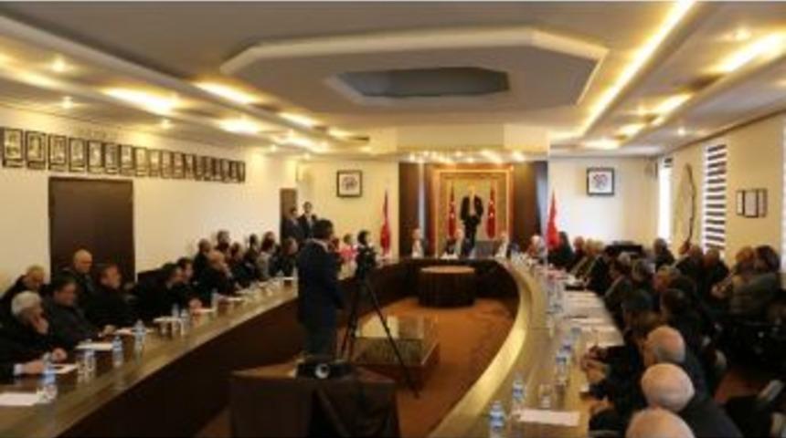 Vali G&uuml;naydın Muhtarlarla Buluştu