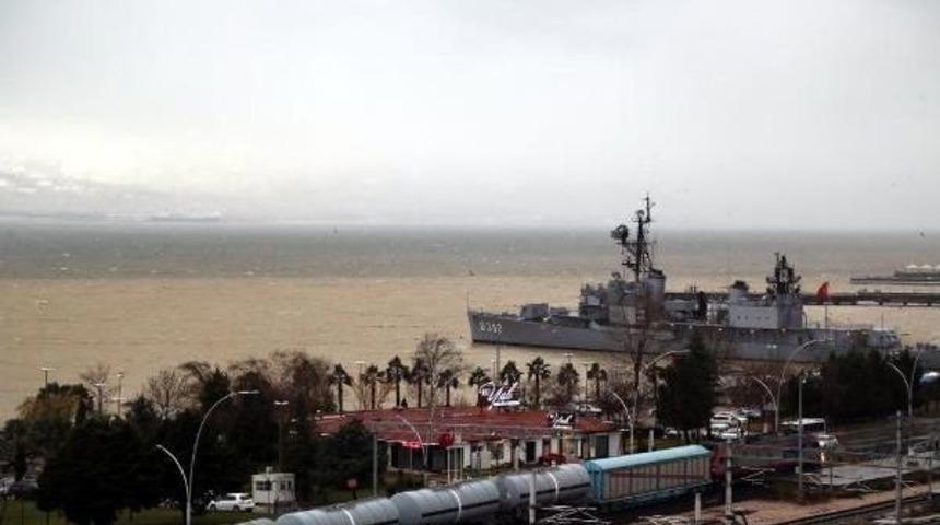 İzmit'te Ev Ve Işyerlerini Su Bastı (3)