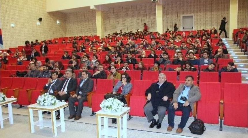 &Uuml;niversite&rsquo;den Kardeş Okul Yararına M&uuml;zik Dinletisi Yapıldı