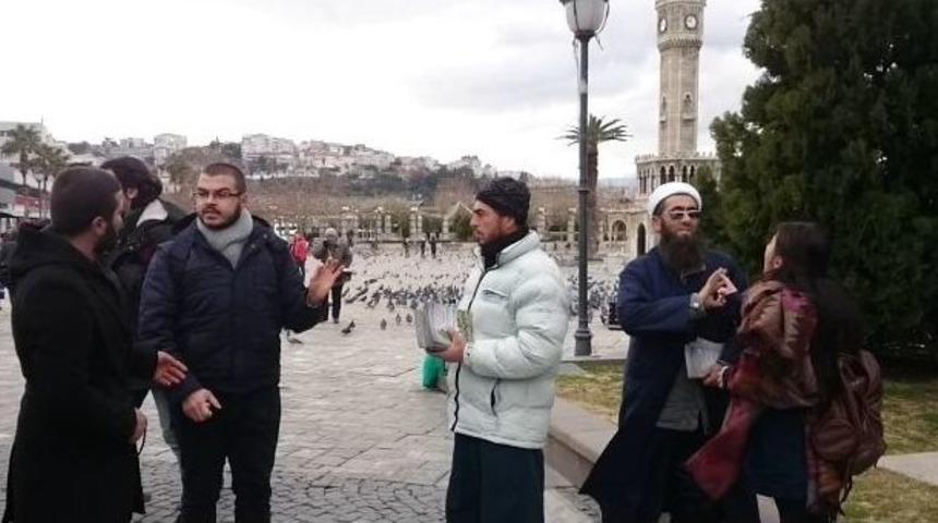 İzmir&rsquo;de &rsquo;yılbaşı Bildirisi&rsquo; Gerginliği