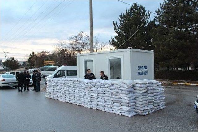 Başkan Şahiner’den Anlamlı Hediye