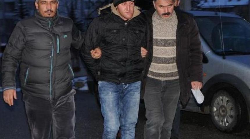 Emekli Kadın &Ouml;ğretmen Ile Annesini &Ouml;ld&uuml;resiye D&ouml;vd&uuml;ler