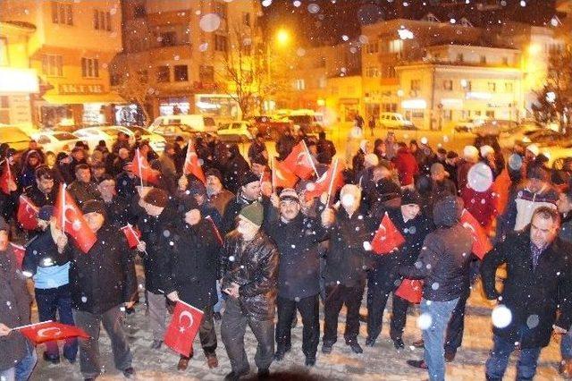 Lapseki’de Kar Yağışı Altında Şehitler İçin Yürüdüler