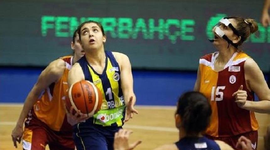 Yılın Son Derbisini Fenerbah&ccedil;e Kazandı