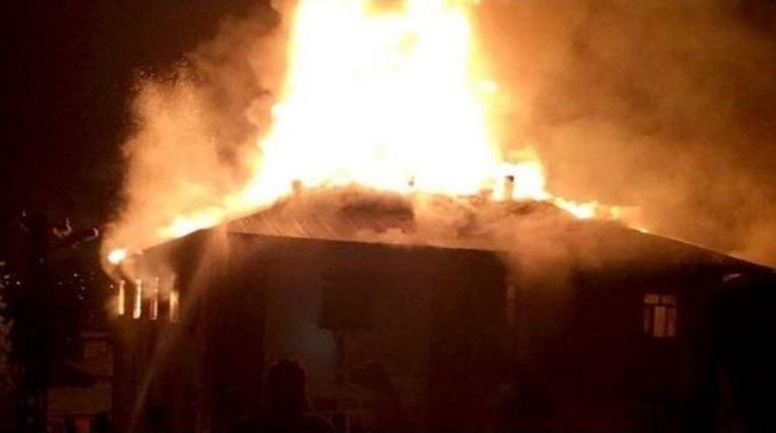 Hakkari&rsquo;de Korkutan Yangın