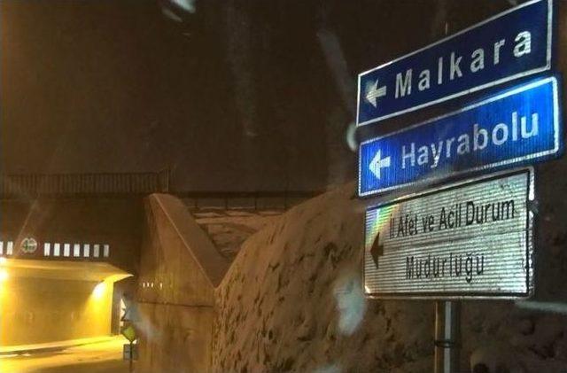 Kar Tekirdağ’da Karayolu Ulaşımını Olumsuz Etkiledi