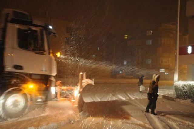 Uzunköprü'de 6 Yıl Sonra Kar Sevinci