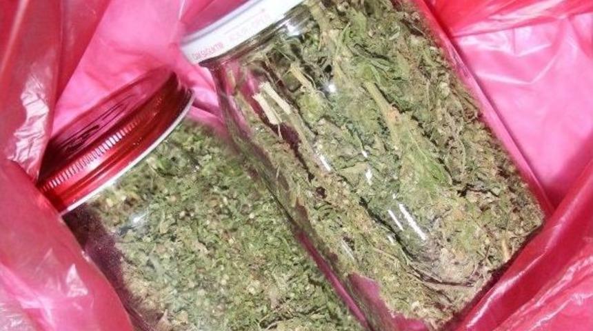 Kavanozlarda Uyuşturucu Madde Ele Ge&ccedil;irildi