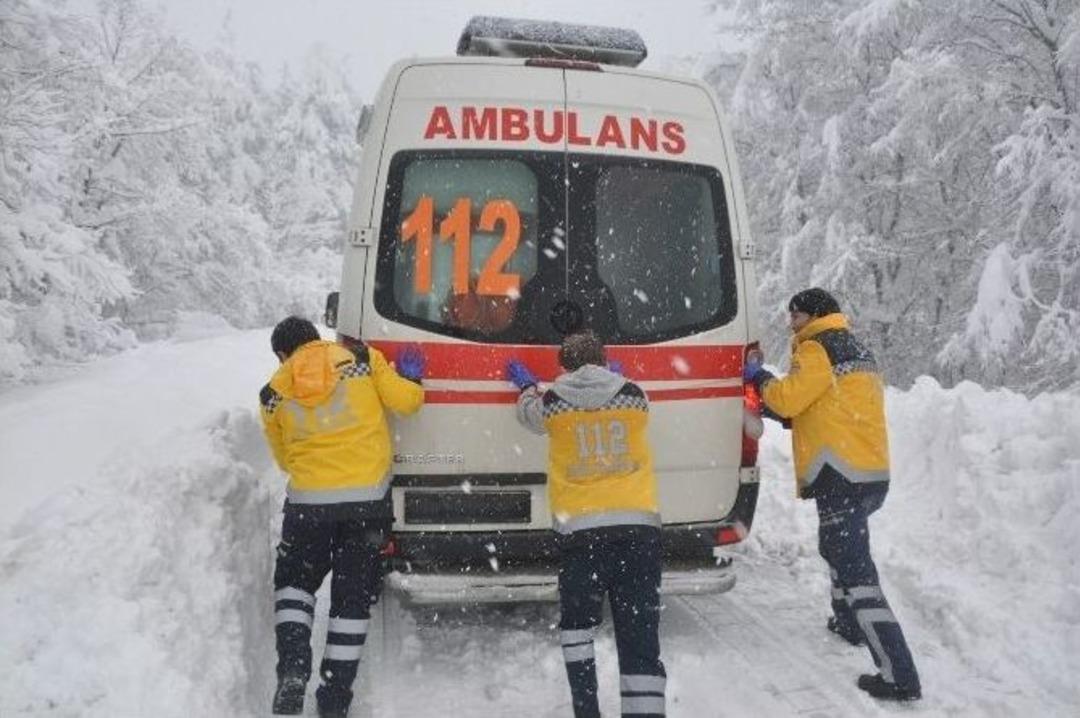 Dağ K&ouml;y&uuml;nde Hastalanan Bebek Ve İmam İ&ccedil;in Seferberlik