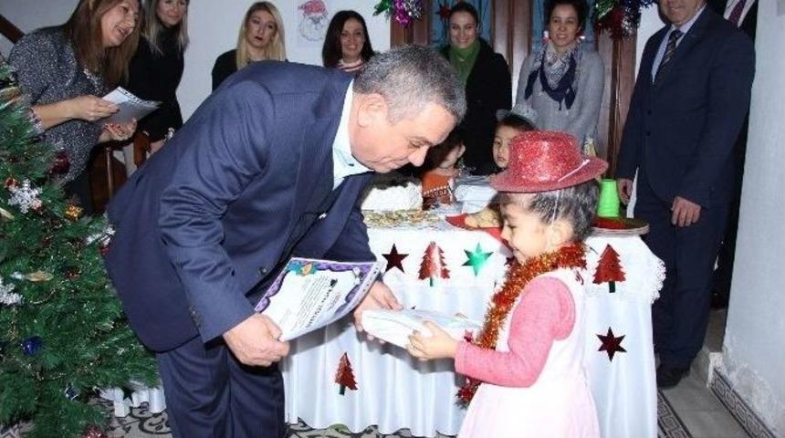 Başkan Kayalı, Minik &Ouml;ğrencilerin Sertifika Sevincine Ortak Oldu