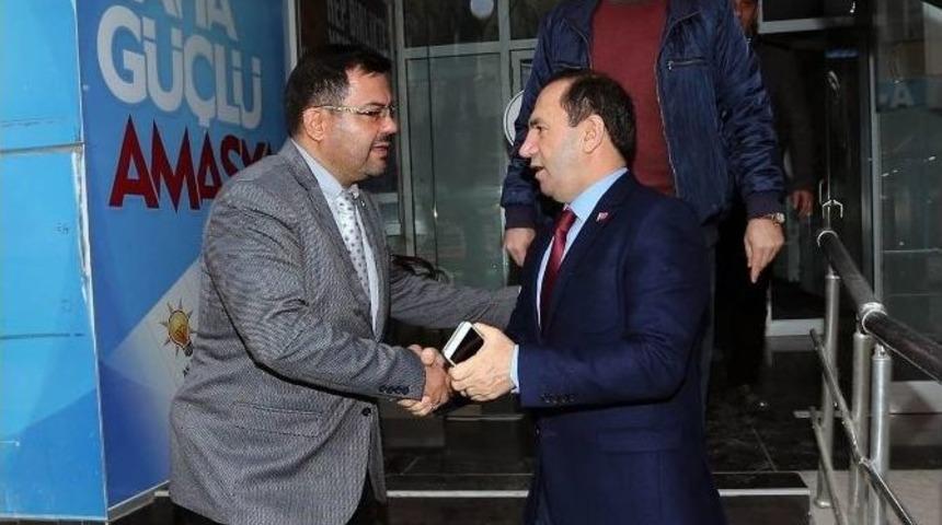 Vali Işık Siyasi Partileri Dolaştı