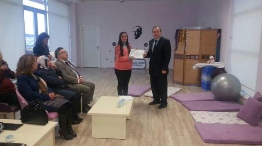&Ccedil;orlu Devlet Hastanesinde Gebe Okulu Katılım Belgesi Dağıtım T&ouml;reni Yapıldı
