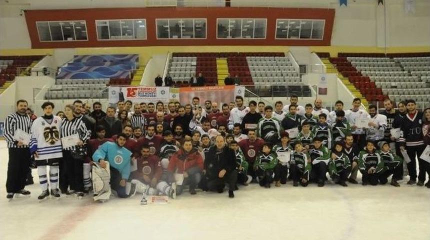 15 Temmuz Kahramanları Buzda Anıldı