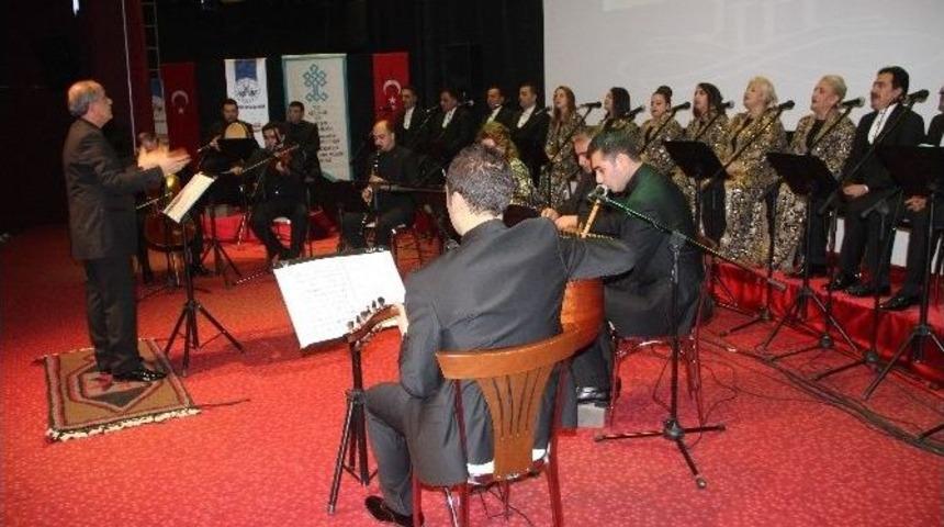 Elazığ Devlet Korosu Yılın Son Konserini Verdi