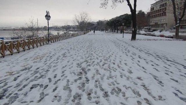 Kar, Tekirdağ’da Hayatı Olumsuz Etkiledi