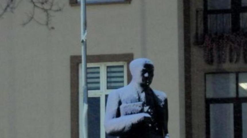 &Ccedil;anakkale, Yılın Son G&uuml;n&uuml;nde Beyaza B&uuml;r&uuml;nd&uuml;