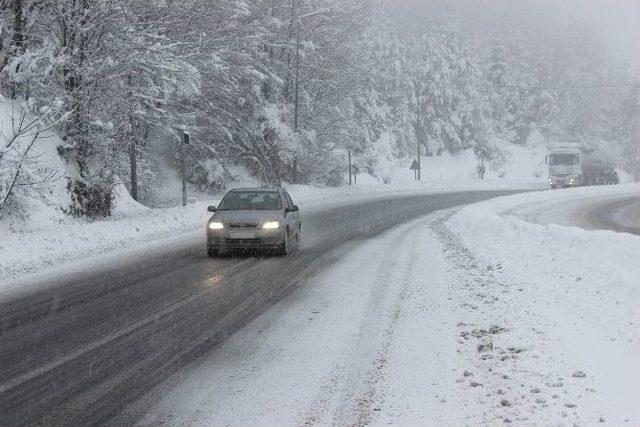 Bolu Dağı 2016 Yılına Karla Veda Ediyor