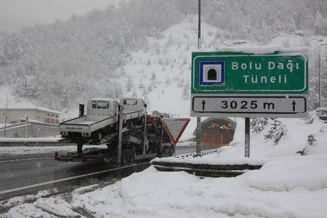 Bolu Dağı Ve Kent Merkezinde Yoğun Kar Yağışı