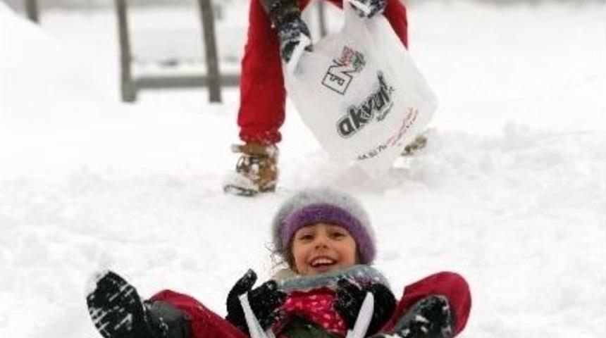 Yenimahalle&rsquo;de Kar Keyfe D&ouml;n&uuml;şt&uuml;