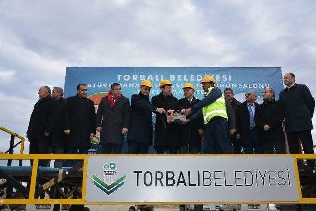 Torbalı’da Davullu Zurnalı Temel Atma Törenleri