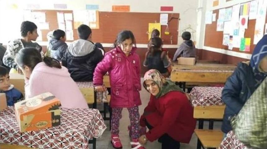 Ak Kadınlardan, &Ouml;ğrencilere Yılbaşı Hediyesi