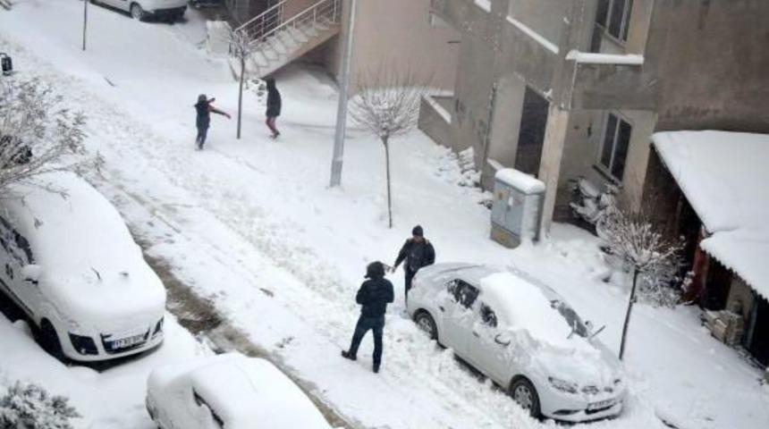 Gelibolu'da Kar Yağışı Etkili Oldu