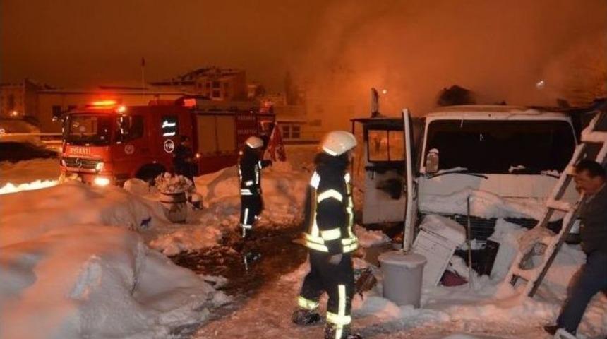 Karaman&rsquo;da K&ouml;fteci Minib&uuml;s&uuml; Yandı
