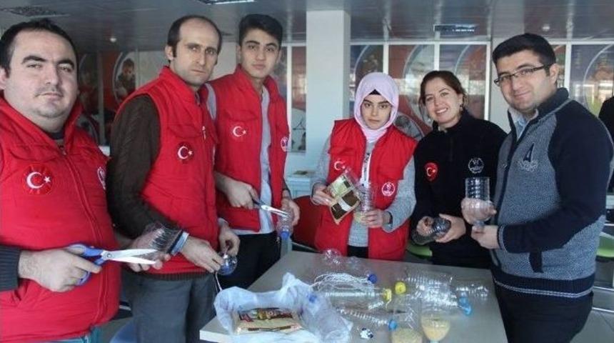 Gen&ccedil;lik Merkezi &Uuml;yelerinden A&ccedil; Kuşlara Yem